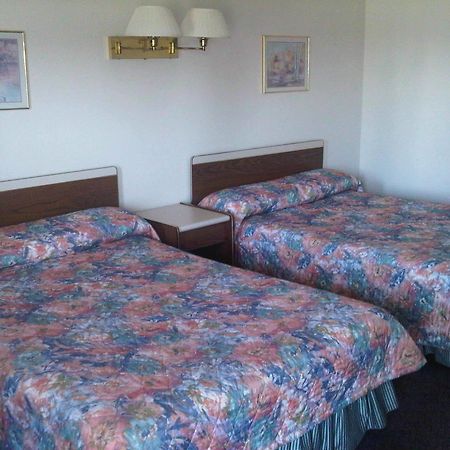 Embassy Motel Kingston Buitenkant foto